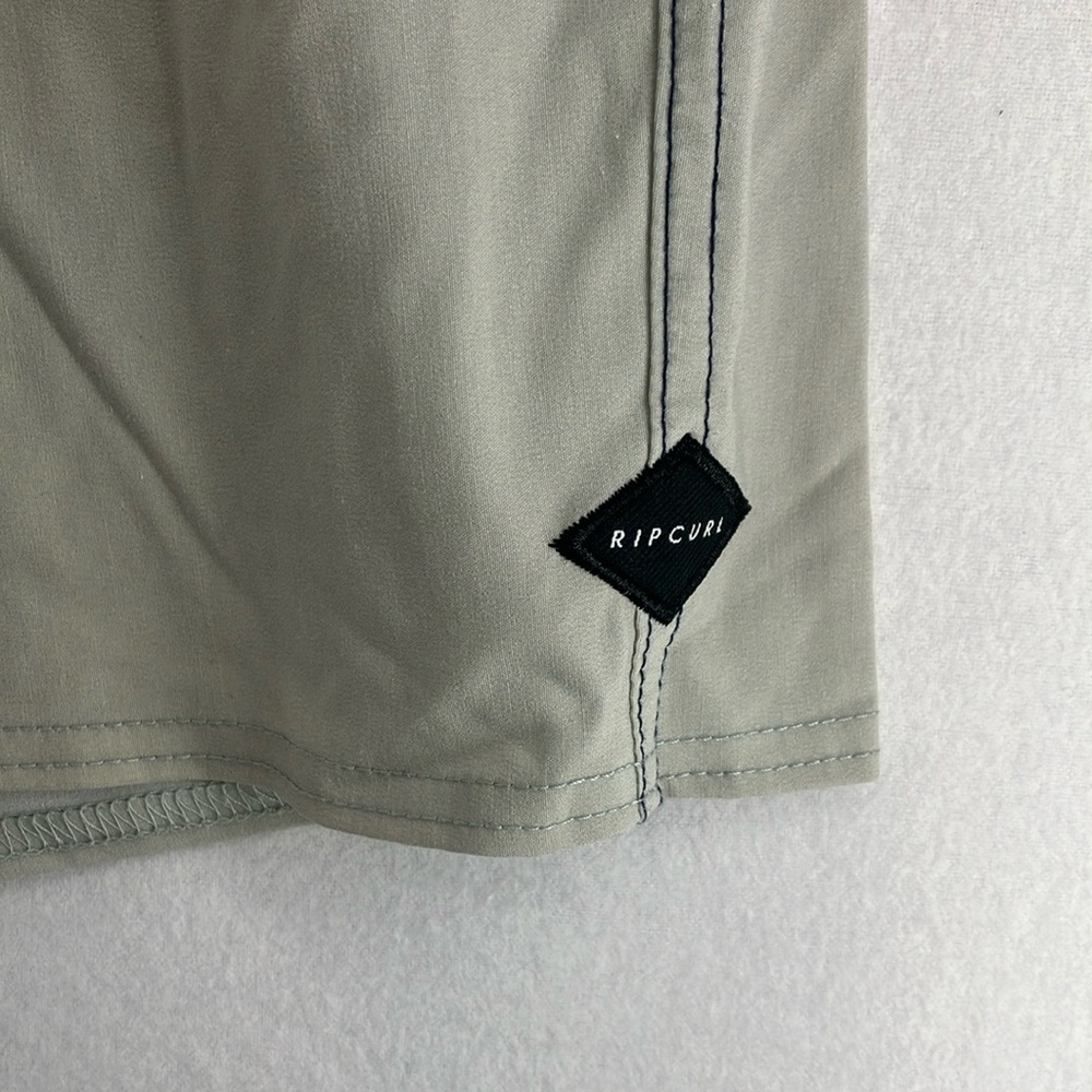 Rip Curl Blue and Red  - Board Shorts with Retro Stripes - Lay Days - Size 34 - Picture 4 of 8